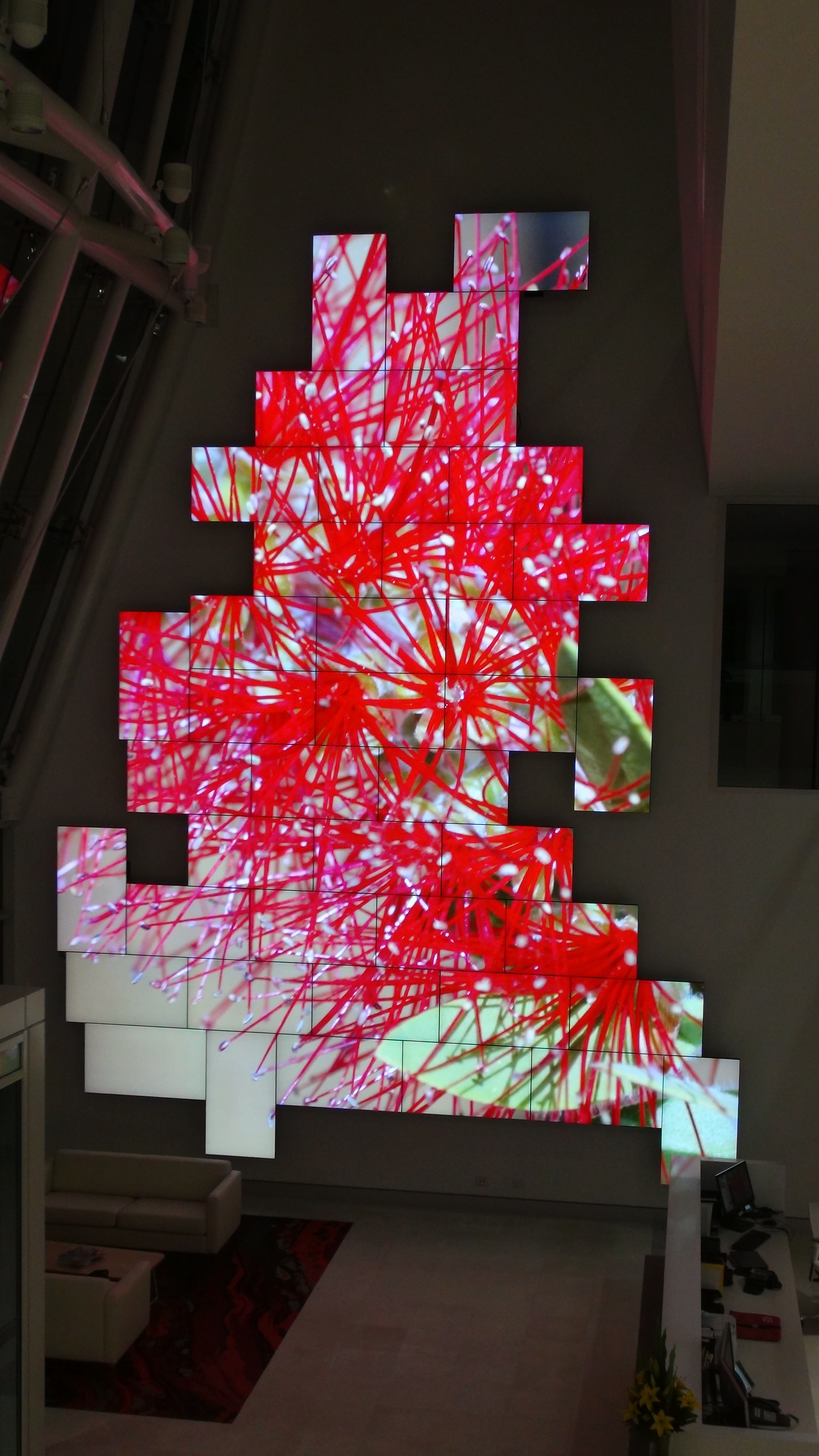 struttura di supporto videowall customizzata e realizzata da Euromet